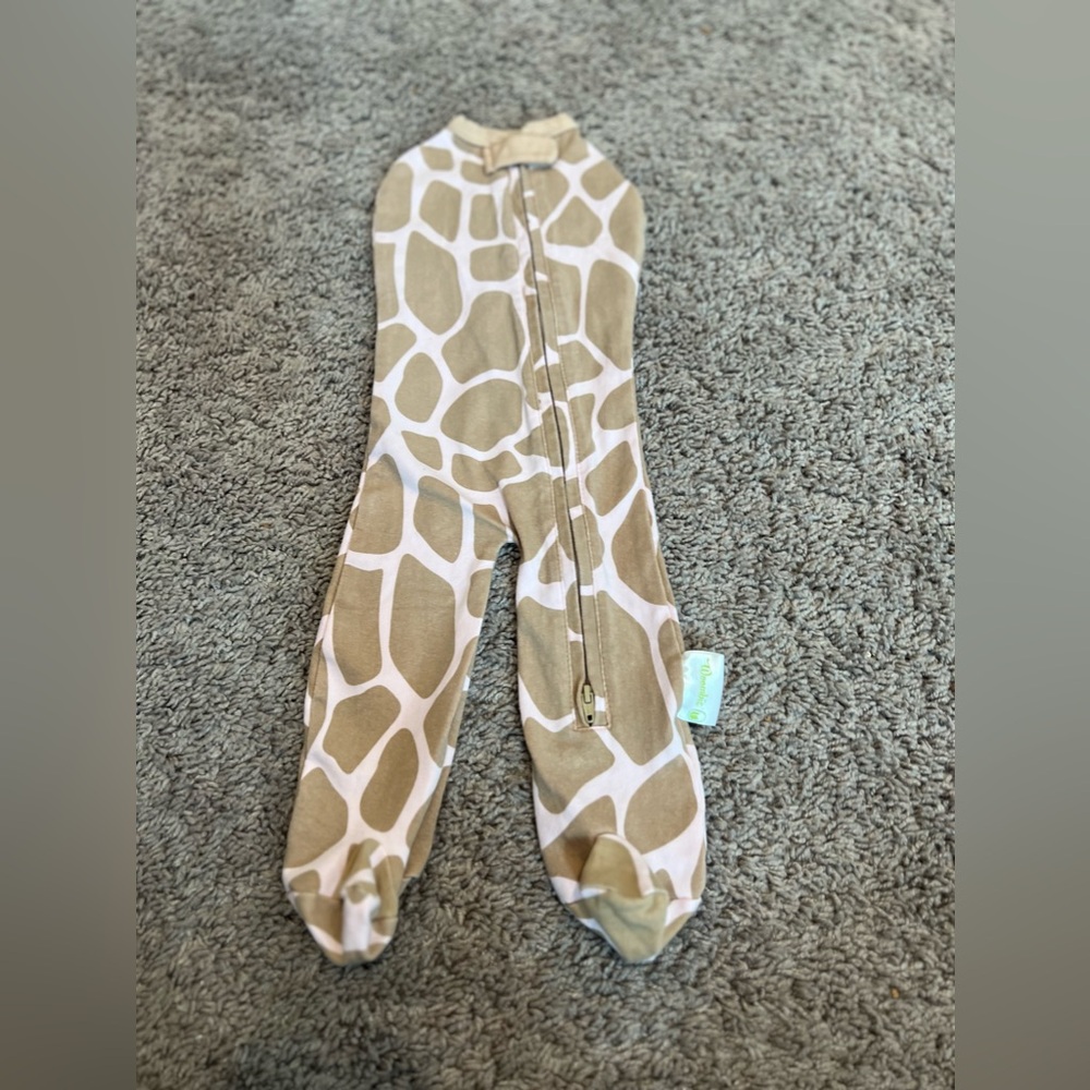 Woombie leggies style size newborn 5 to 13 pounds